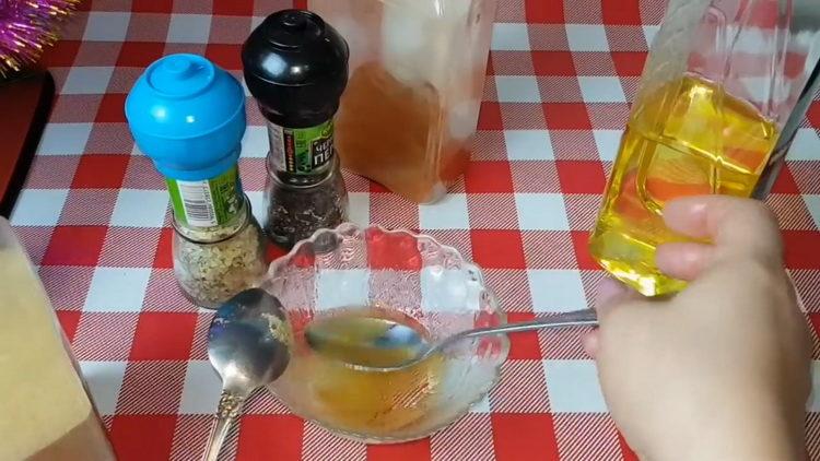 свинско месо във фурната добавете олио