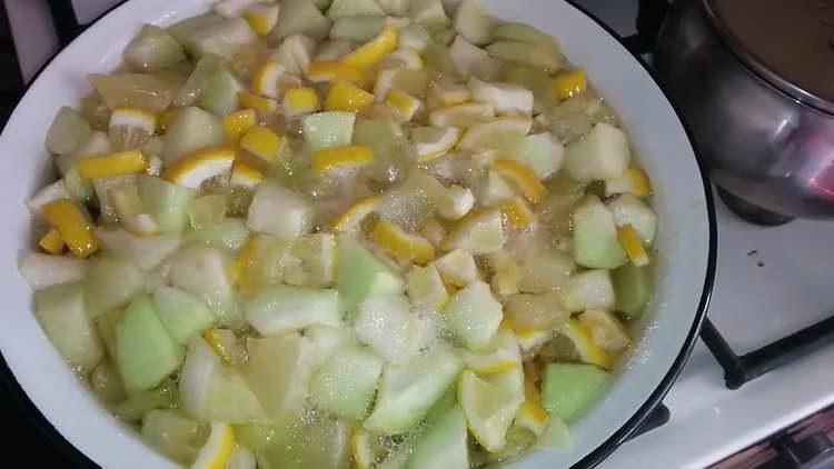 gătiți gem la foc mic