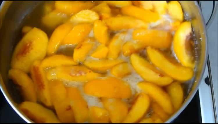 Blanda ingredienserna för att laga mat.