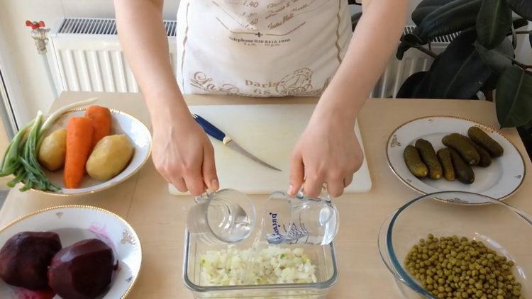 Cuisine vinaigrette classique aux petits pois