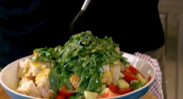 Mélangez les ingrédients pour cuisiner.