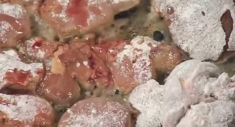 Die Leber braten, um zu kochen