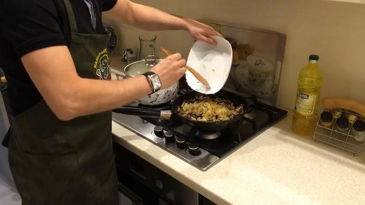 Ciuperci prăjite delicioase cu ceapă