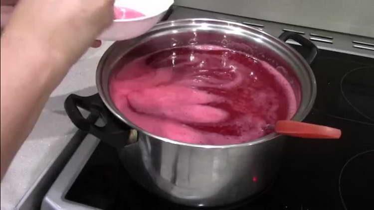 îndepărtați spuma de jeleu