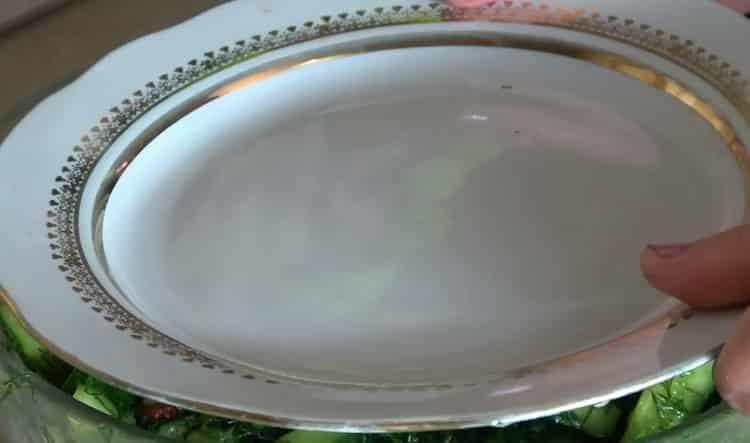 mettre les ingrédients sous la presse