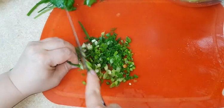 накълцайте зелените