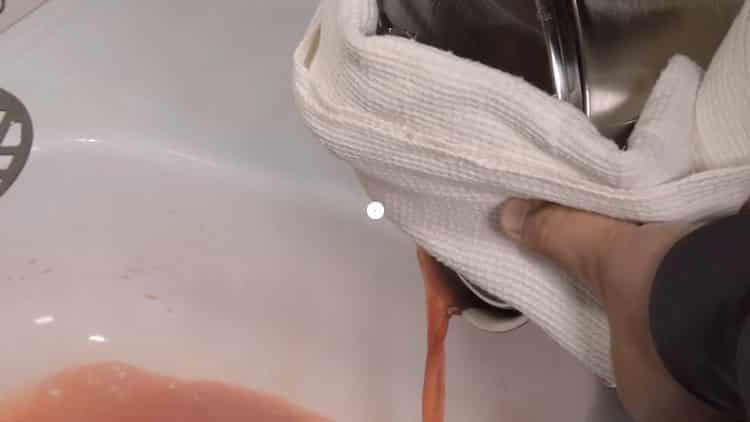 Pour préparer les betteraves, égouttez-les