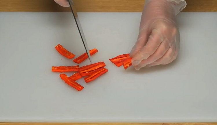 Pregătiți ingredientele pentru gătit.