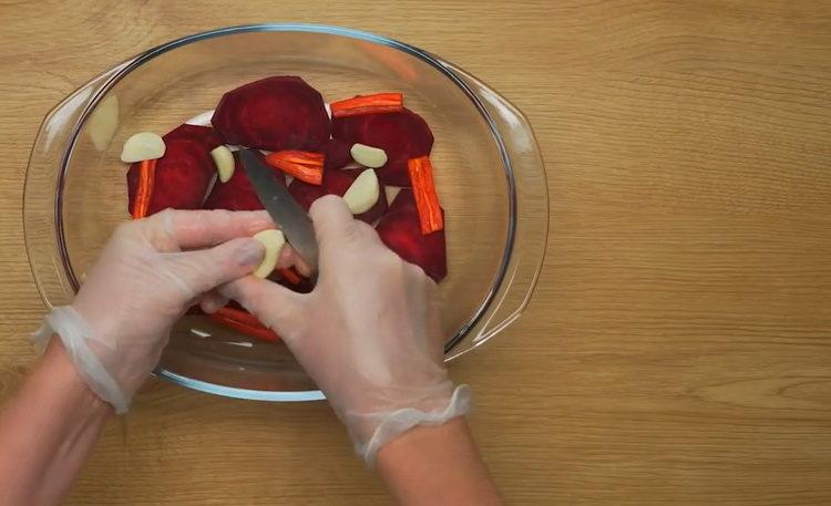 Pregătiți usturoiul pentru gătit