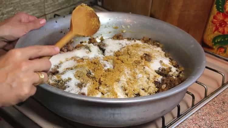 Mabangis na ketchup mula sa mga plum para sa karne