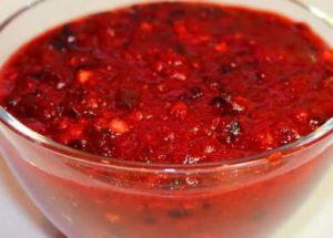 Plūmju mērce ir gatava