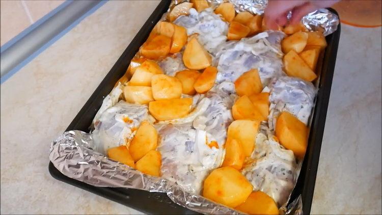 Mélangez les ingrédients pour cuisiner.