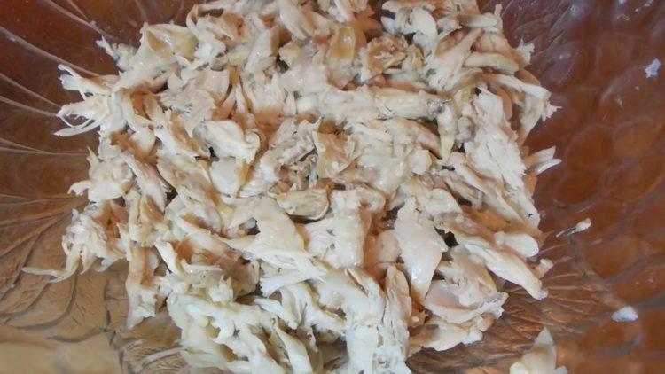 Para cozinhar, pique a carne