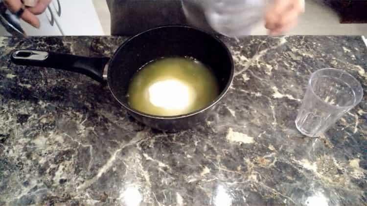 Adicione o açúcar para cozinhar