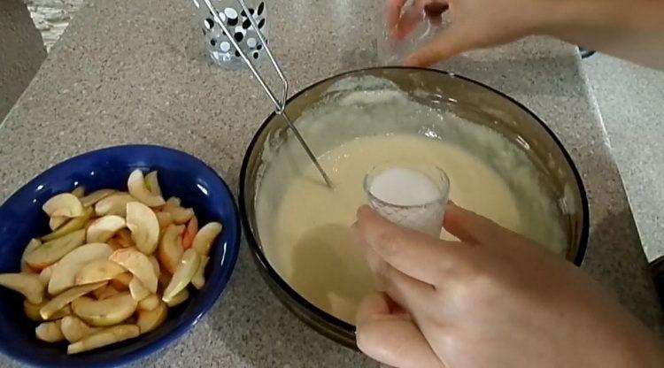 Adicione o refrigerante para cozinhar