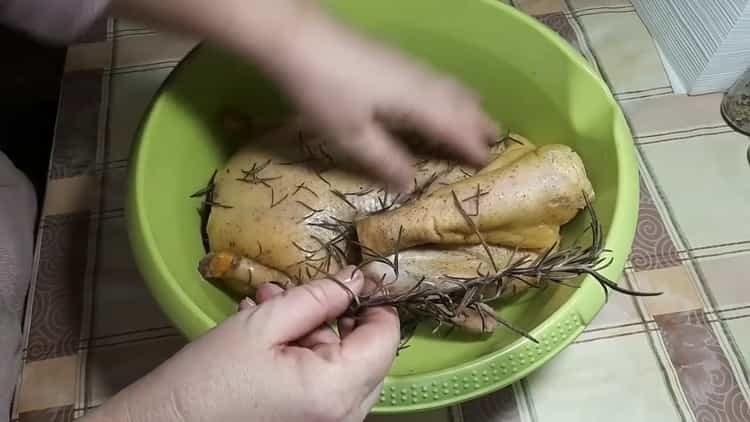 Cuinar marinat d'ànec abans de coure al forn