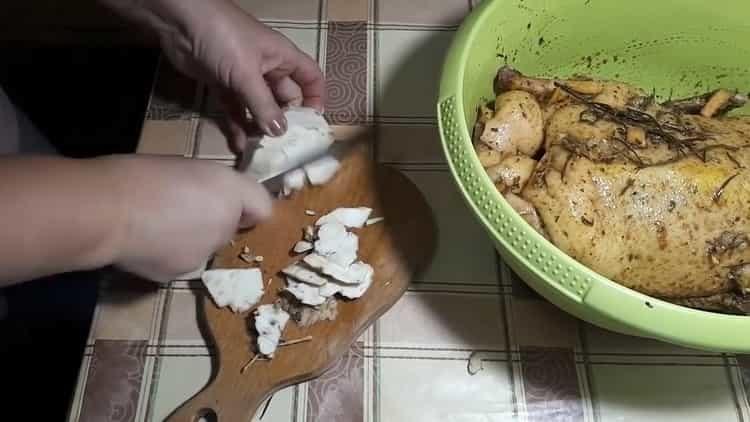 Per cuinar, talleu tots els ingredients