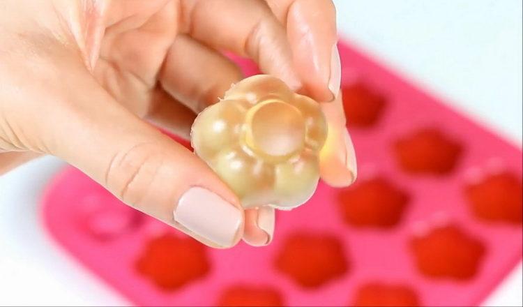 Subukan ang paggawa ng marmol sa bahay