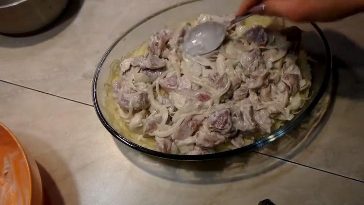 Подгответе съставките за готвене.