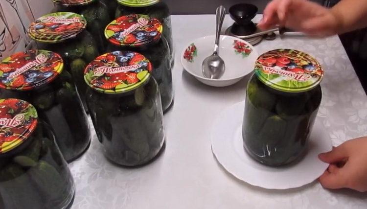 pour brine into jars