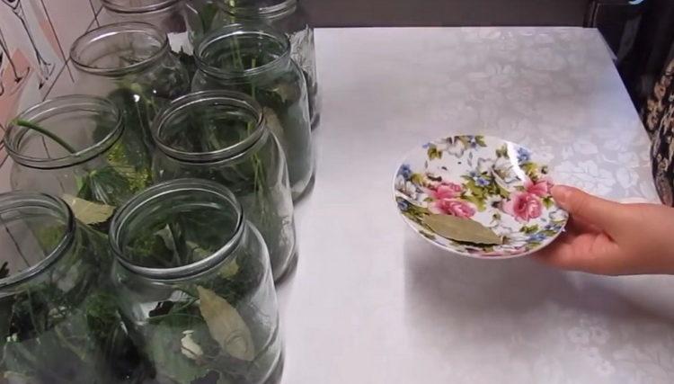 put all the ingredients in a jar