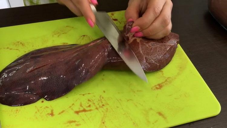 Cuinar patata de fetge de pollastre a casa