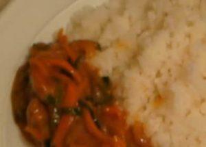 Goulash de fígado de vaca com molho: uma receita passo a passo com fotos