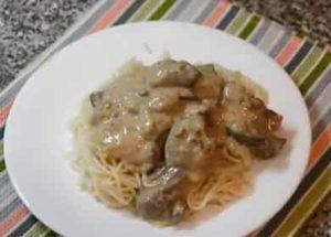 Aknas skābā krējuma veidā ar sīpoliem: soli pa solim recepte ar fotogrāfijām