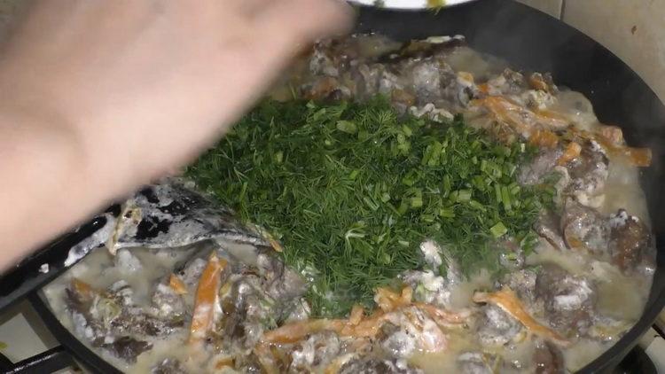 Adăugați verdeață pentru a găti