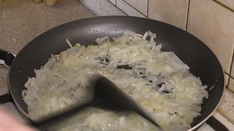 Pregătiți ingredientele pentru gătit.
