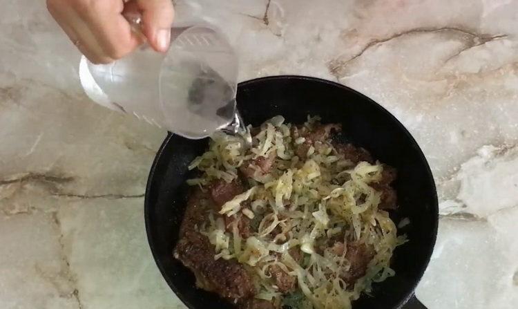 Adăugați apă pentru a găti