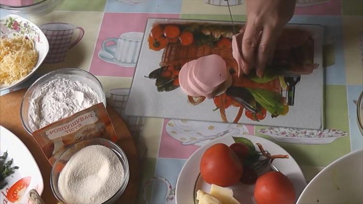 קוצצים את הנקניק