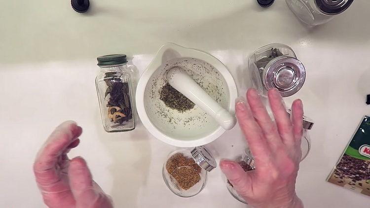 Broyer les épices pour cuisiner