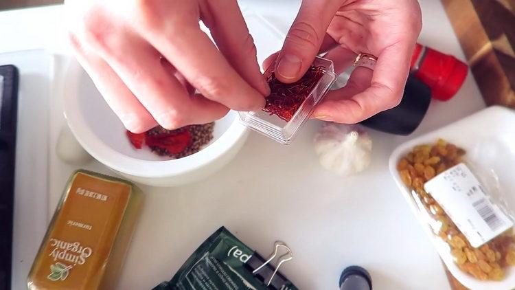 Préparez les ingrédients pour la cuisson.