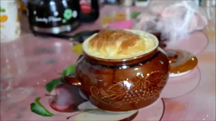 просо каша в тенджера във фурната е готова