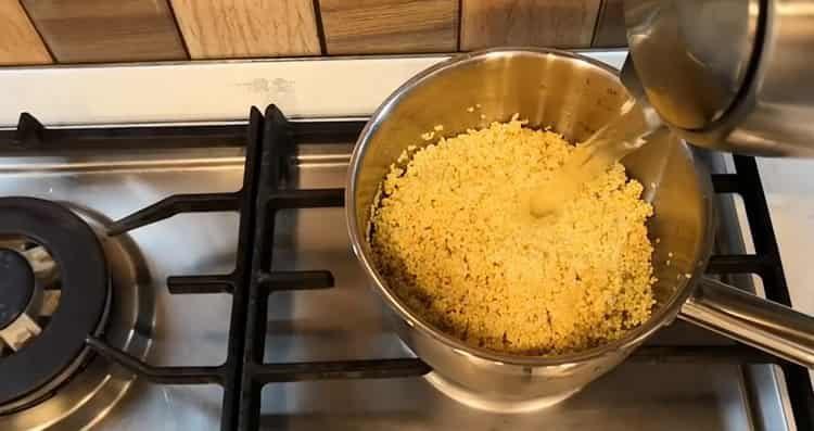 Pregătiți ingredientele pentru gătit.