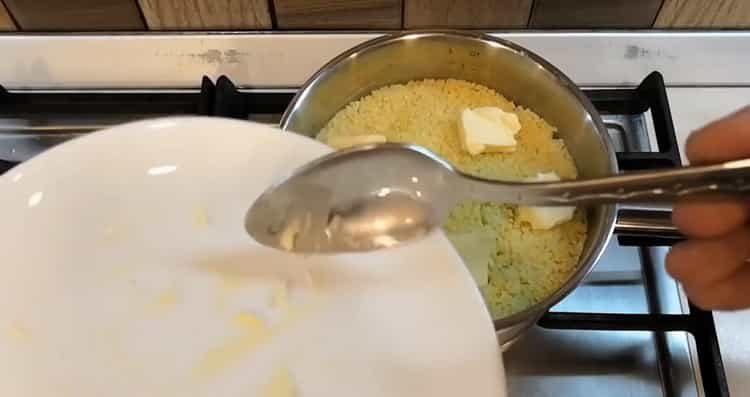 Adăugați ulei pentru a găti