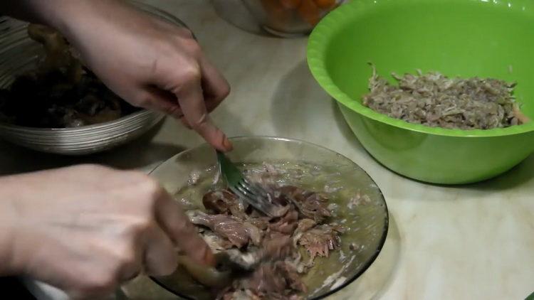 Pentru gătit, toacă carnea