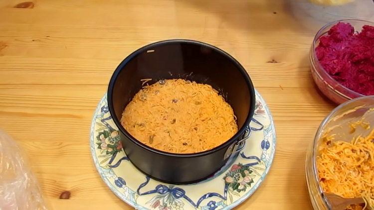 Disposar els ingredients per preparar el menjar.