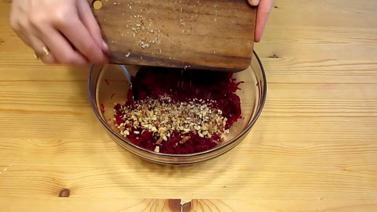 Prepareu els ingredients per cuinar.