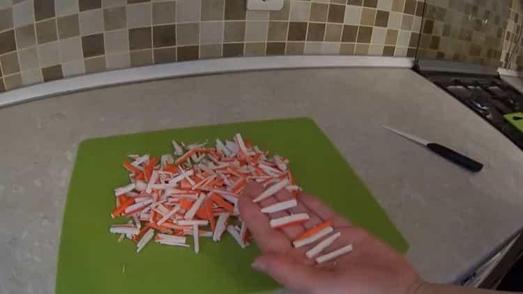 Amanida de cuina amb pals de cranc sense blat de moro