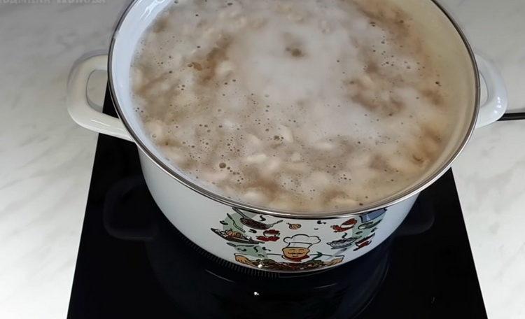 Готвене на бобена салата за зимата