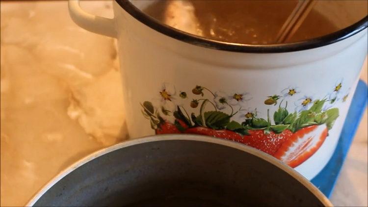 Намокрете езика, за да го направите