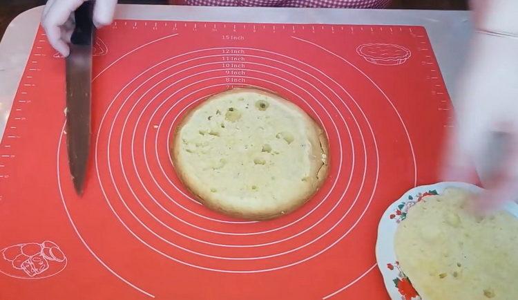 To make a cake, cut the cake