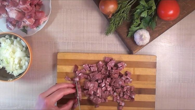 geräuchertes Fleisch hacken