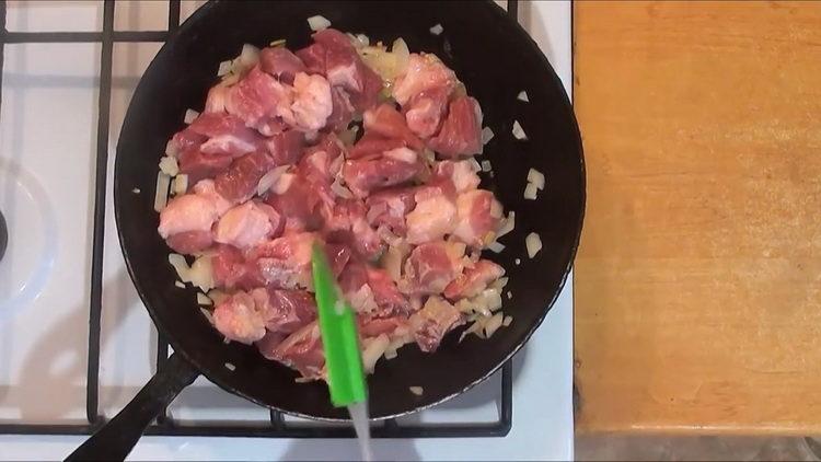 Das Fleisch anbraten