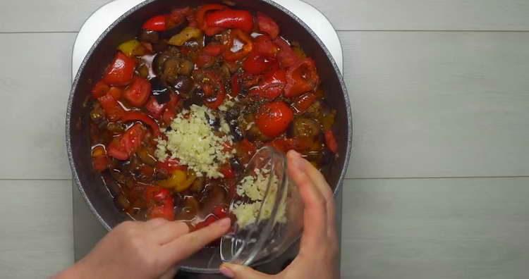 הוסף שום לירקות