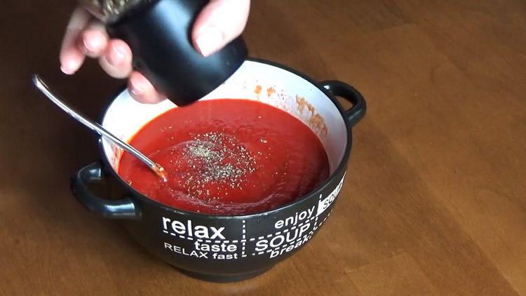 Misture os ingredientes para cozinhar.