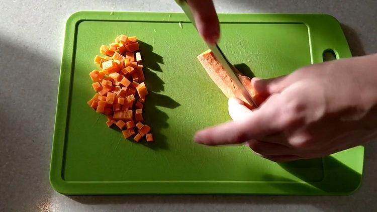 Kochen der Blumenkohlsuppe