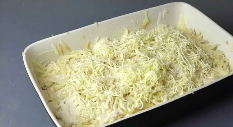 ikalat ang gadgad na mantikilya sa itaas